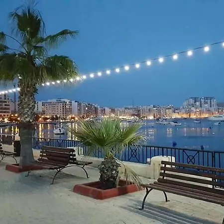 Apartment Central Near Ferry *